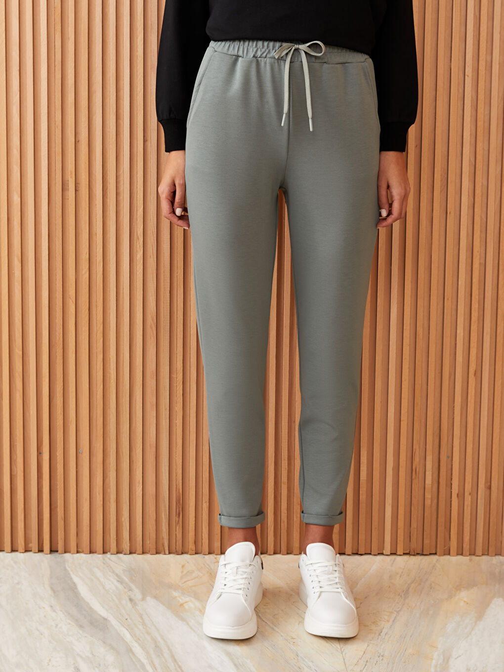 Siyah Bisiklet Yaka Düz Uzun Kollu Kadın Sweatshirt Tunik-2