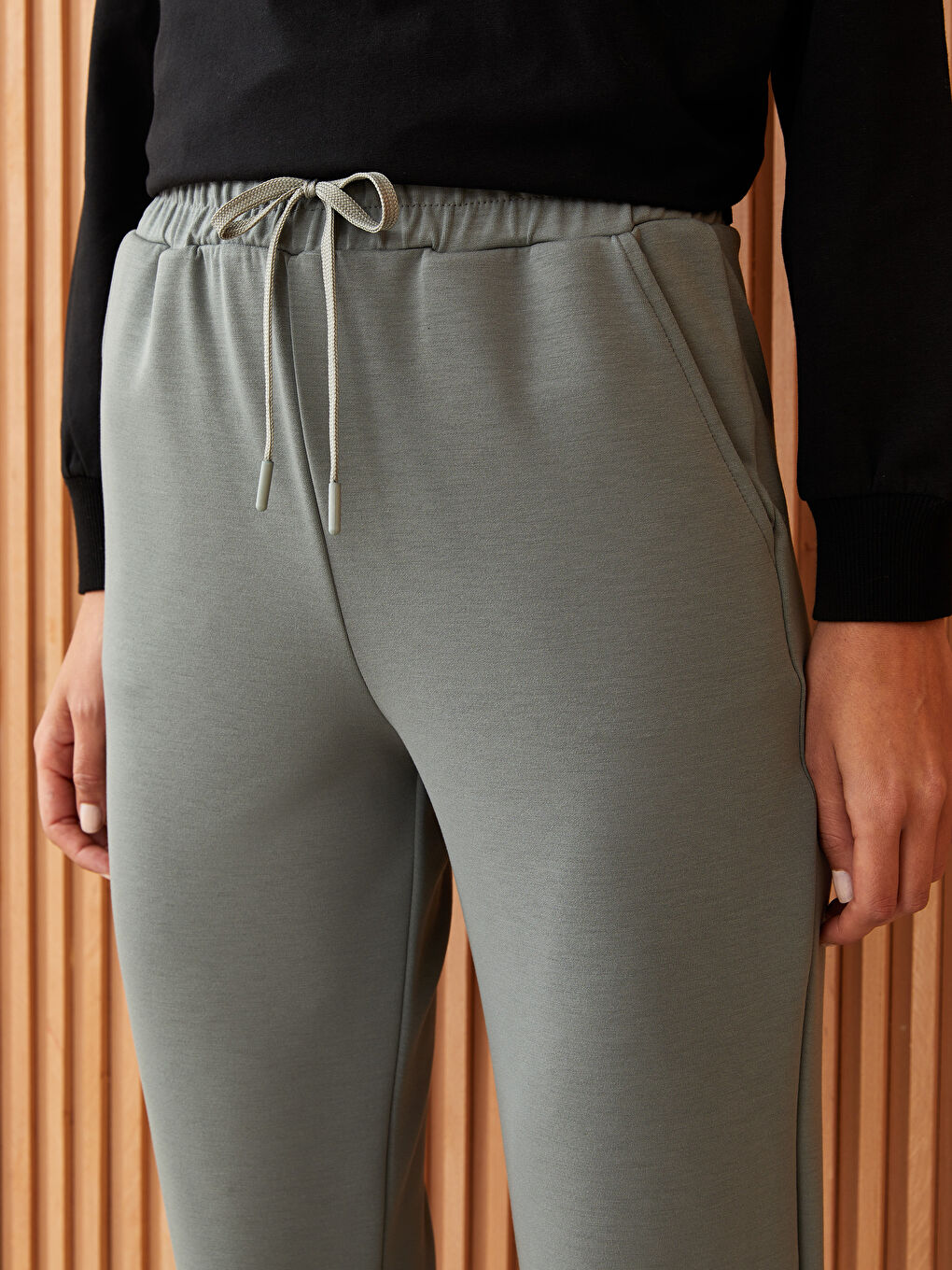 Siyah Bisiklet Yaka Düz Uzun Kollu Kadın Sweatshirt Tunik-4