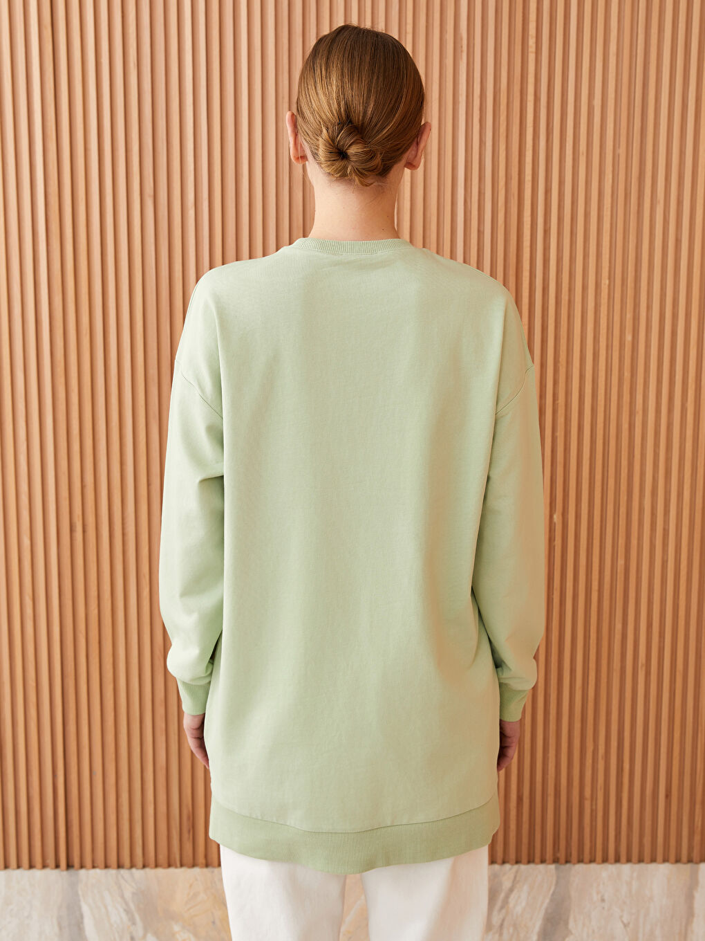 تونيك سويتشيرت نسائي بطباعة بياقة دائرية وكم طويل-4