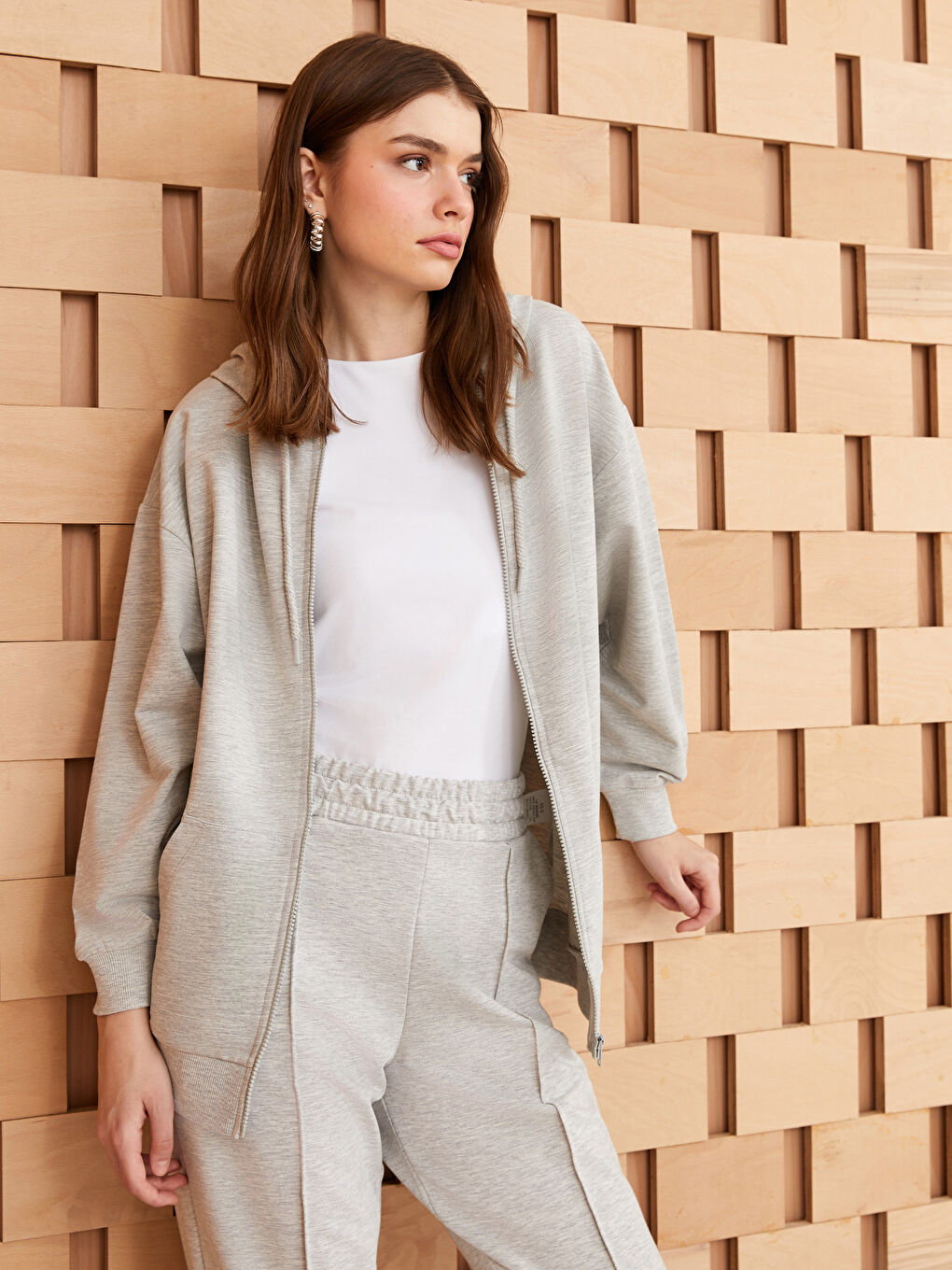 Gri Kapüşonlu Düz Uzun Kollu Oversize Kadın Spor Hırka-1