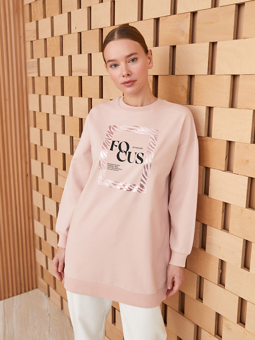 Pembe Bisiklet Yaka Baskılı Uzun Kollu Oversize Kadın Sweatshirt Tunik-1