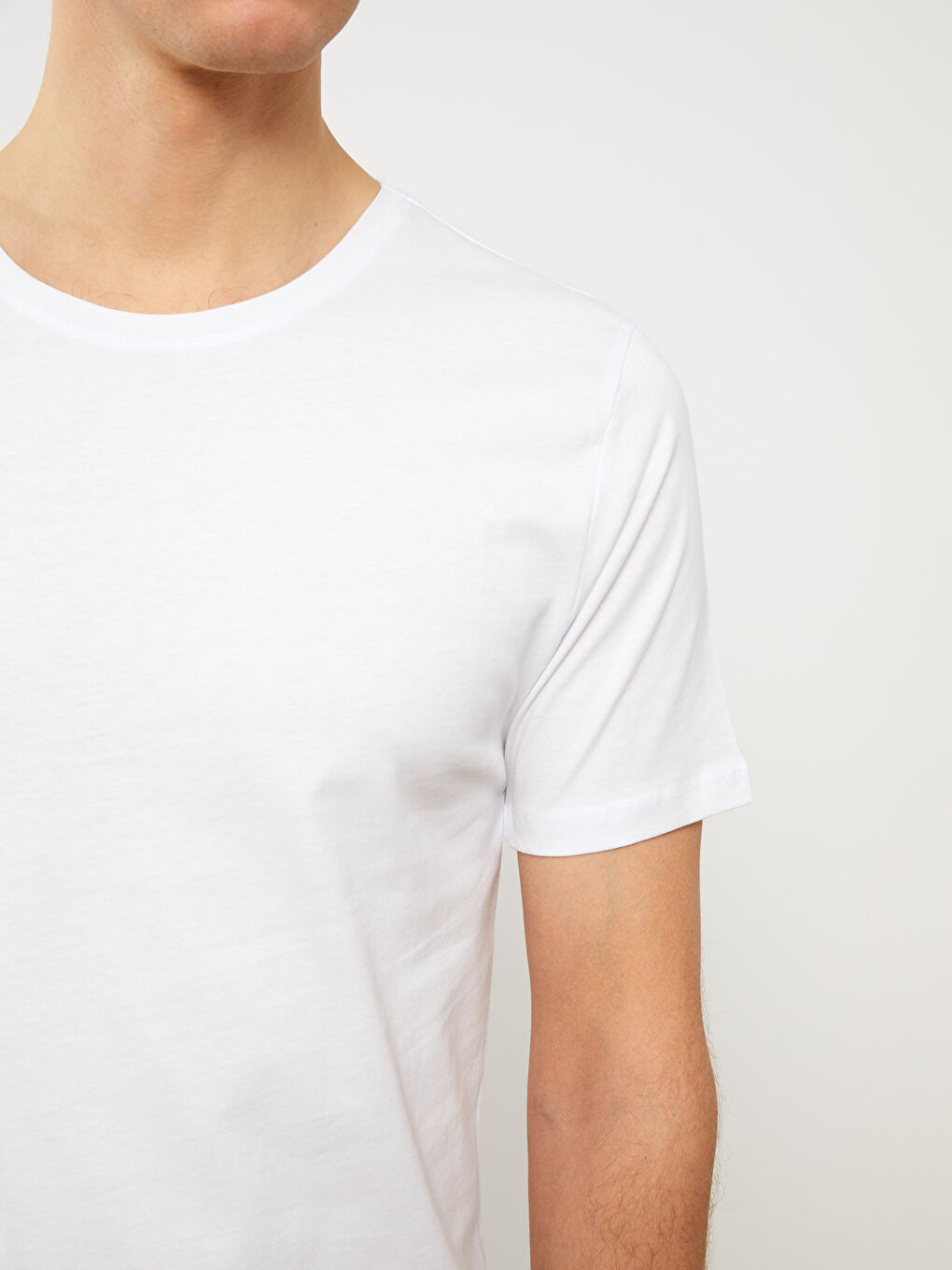 فيست كم قصير بياقة دائرية للرجال-4