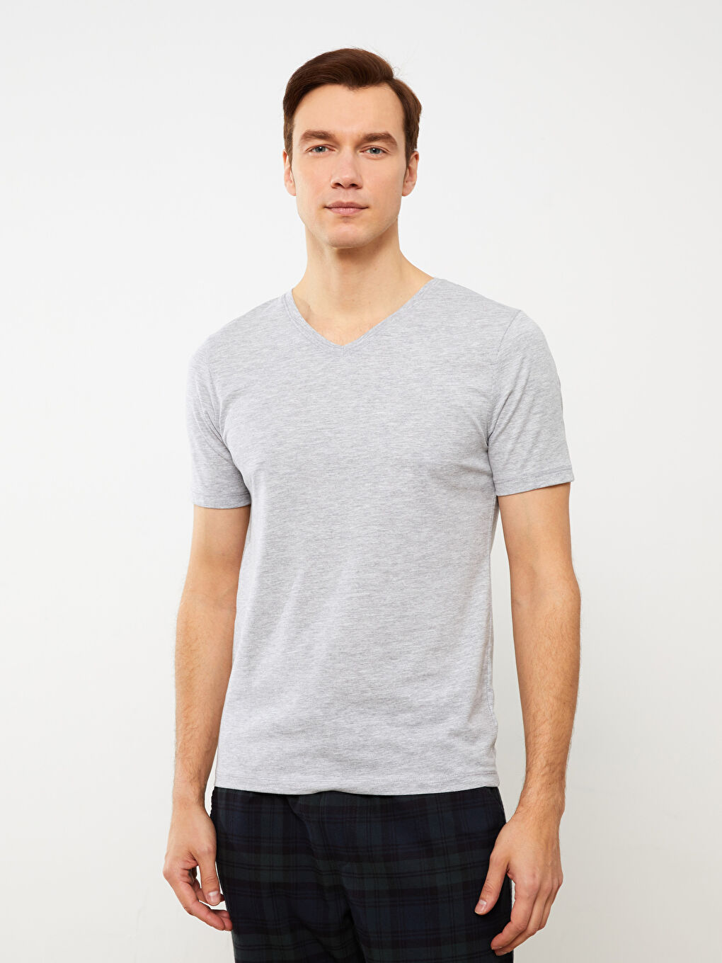 Gri V Yaka Kısa Kollu Erkek Atlet