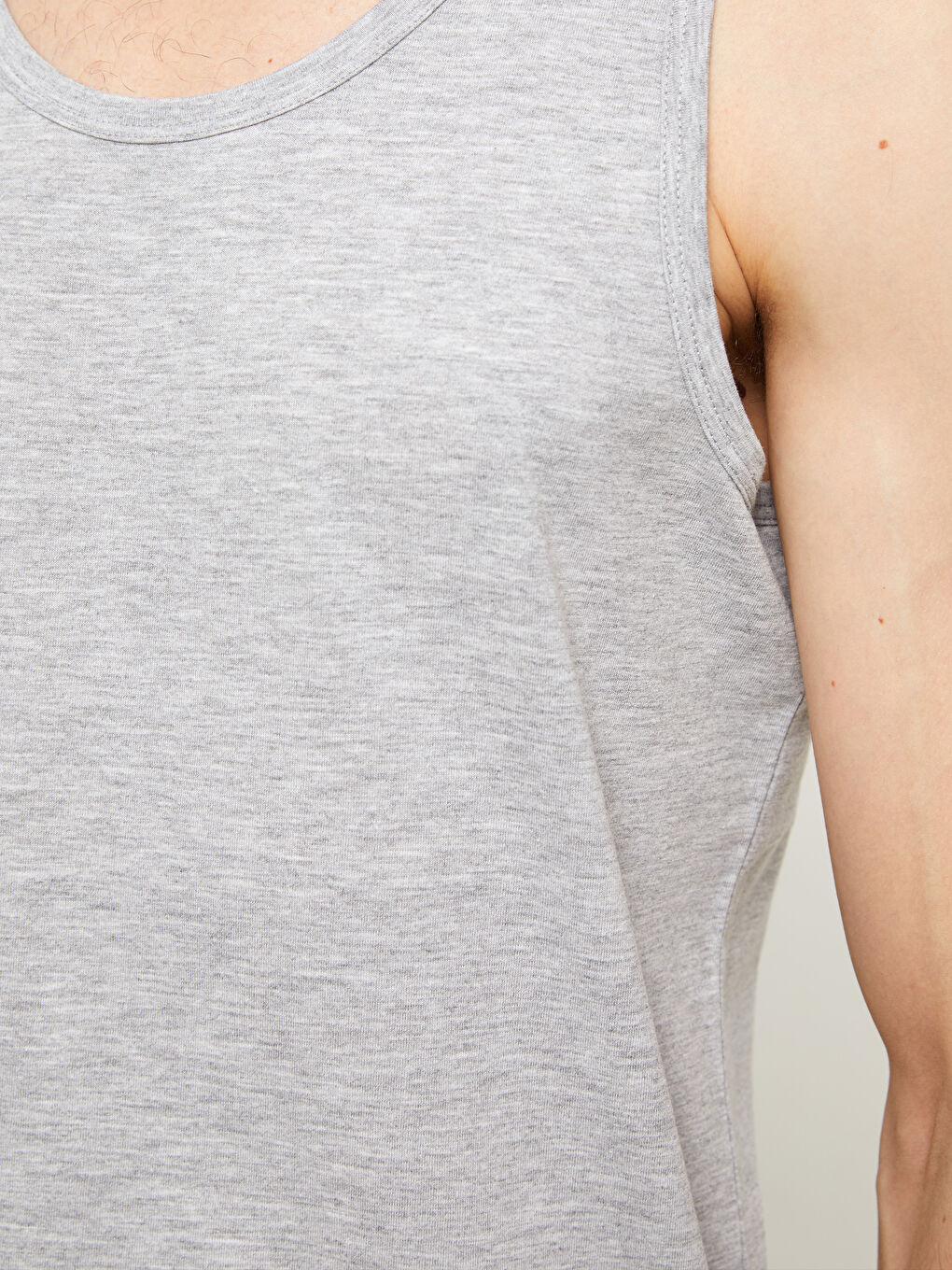 Gri Bisiklet Yaka Kolsuz Penye Erkek Atlet-3