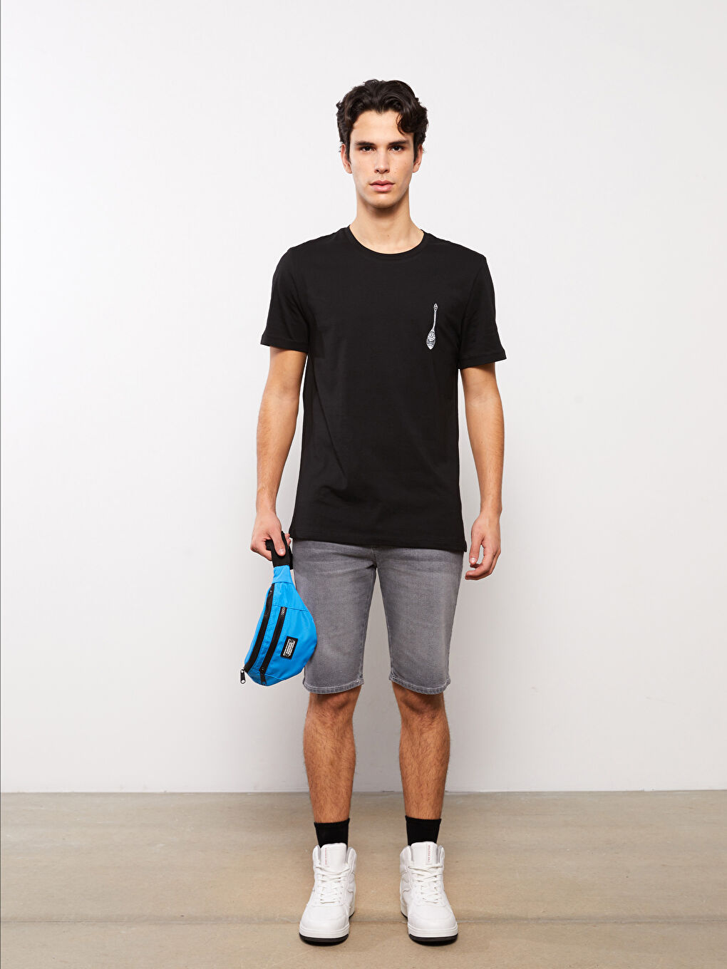 Siyah Bisiklet Yaka Kısa Kollu Baskılı Penye Erkek Tişört-2