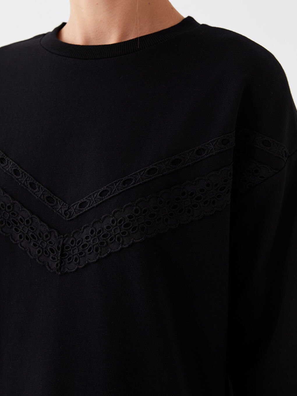 Crew Neck Embroidered Long Sleeve Oversize Women's Sweatshirt Tunic-3