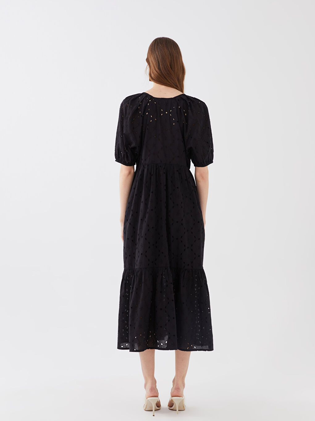 Siyah V Yaka Kendinden Desenli Kısa Kollu Kadın Elbise-4