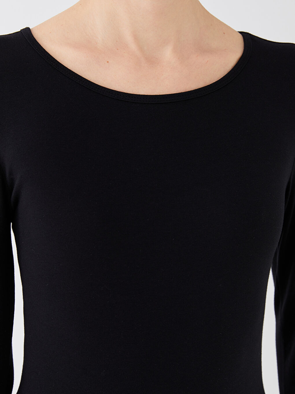 Әйелдерге арналған ұзын жеңді өрнексіз дөңгелек жағалы футболка-2