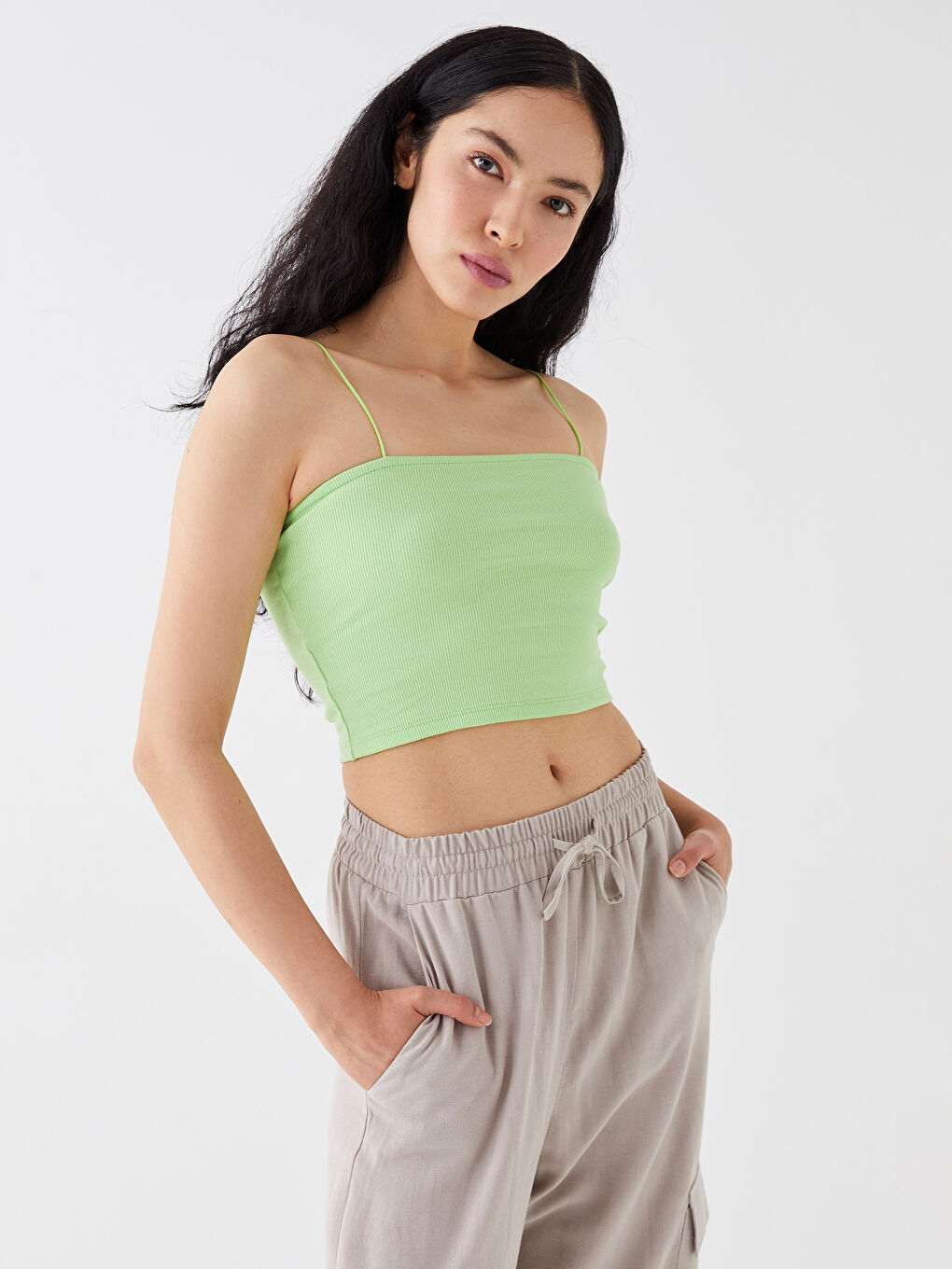 Yeşil Kare Yaka Düz Askılı Kadın Crop