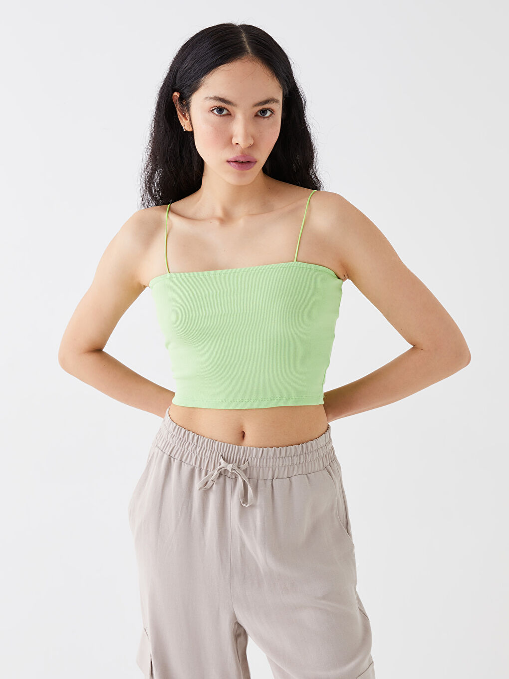 Yeşil Kare Yaka Düz Askılı Kadın Crop-1