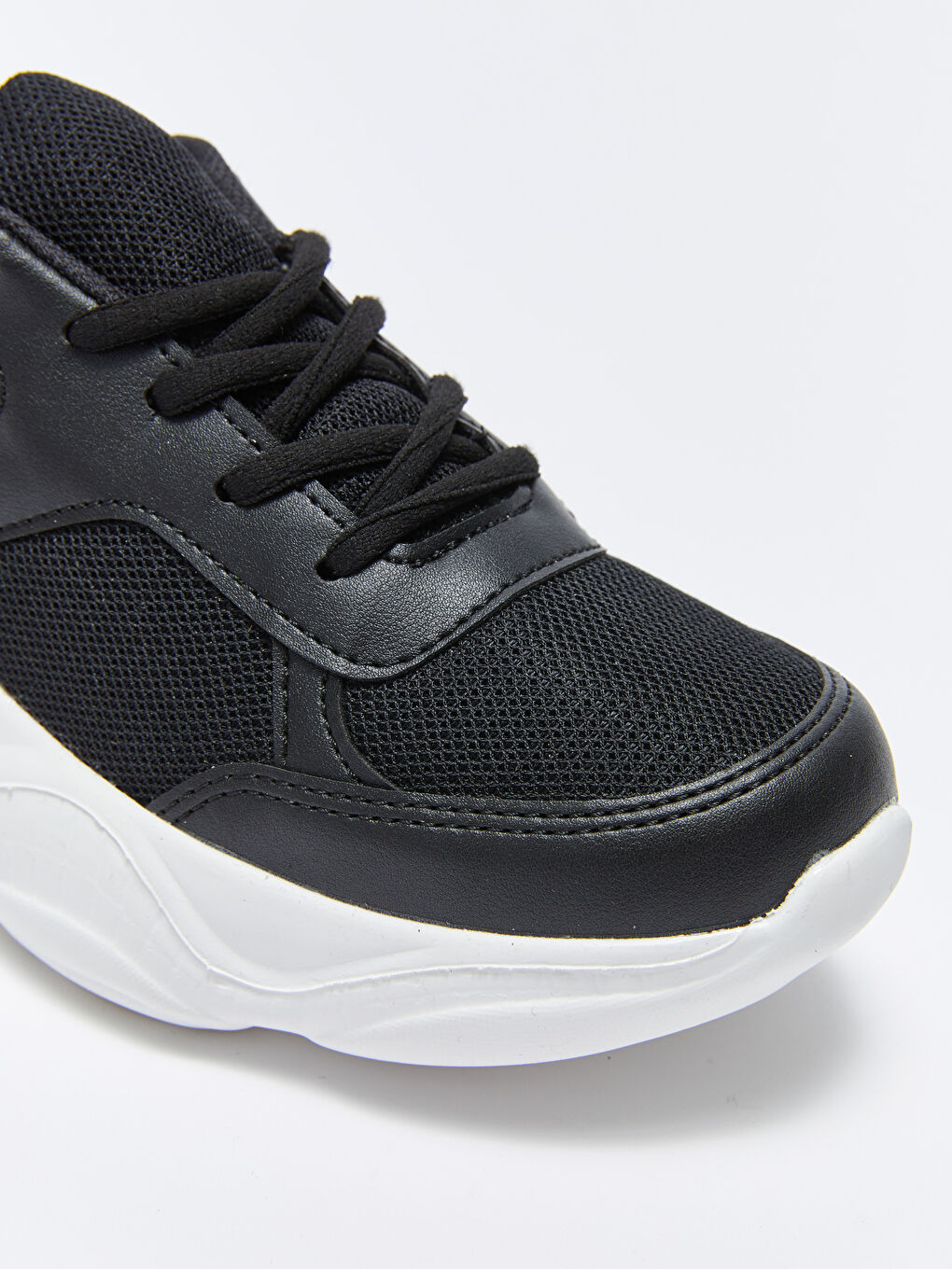 Siyah Sağ Tek Spor Ayakkabı-3