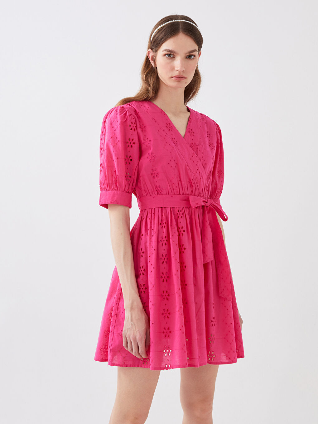 Robe pour Femmes à Col Double Boutonnage, À Motifs, Manches Courtes, Broderie