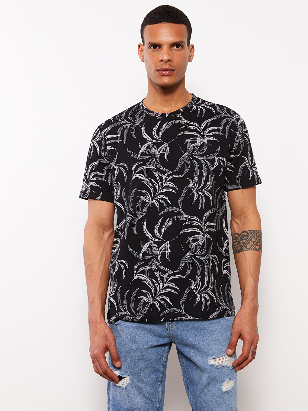 Siyah Bisiklet Yaka Kısa Kollu Baskılı Penye Erkek Tişört-1