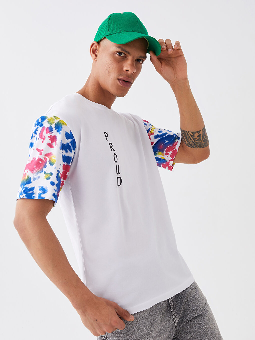 Beyaz Bisiklet Yaka Kısa Kollu Baskılı Penye Erkek Tişört