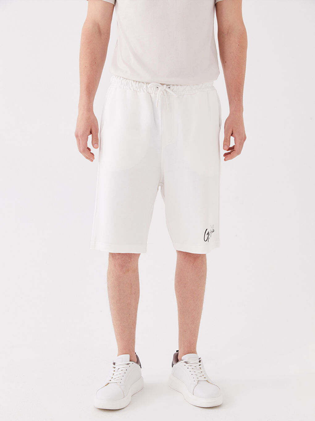 Beyaz Rahat Kalıp Erkek Bermuda Şort-3
