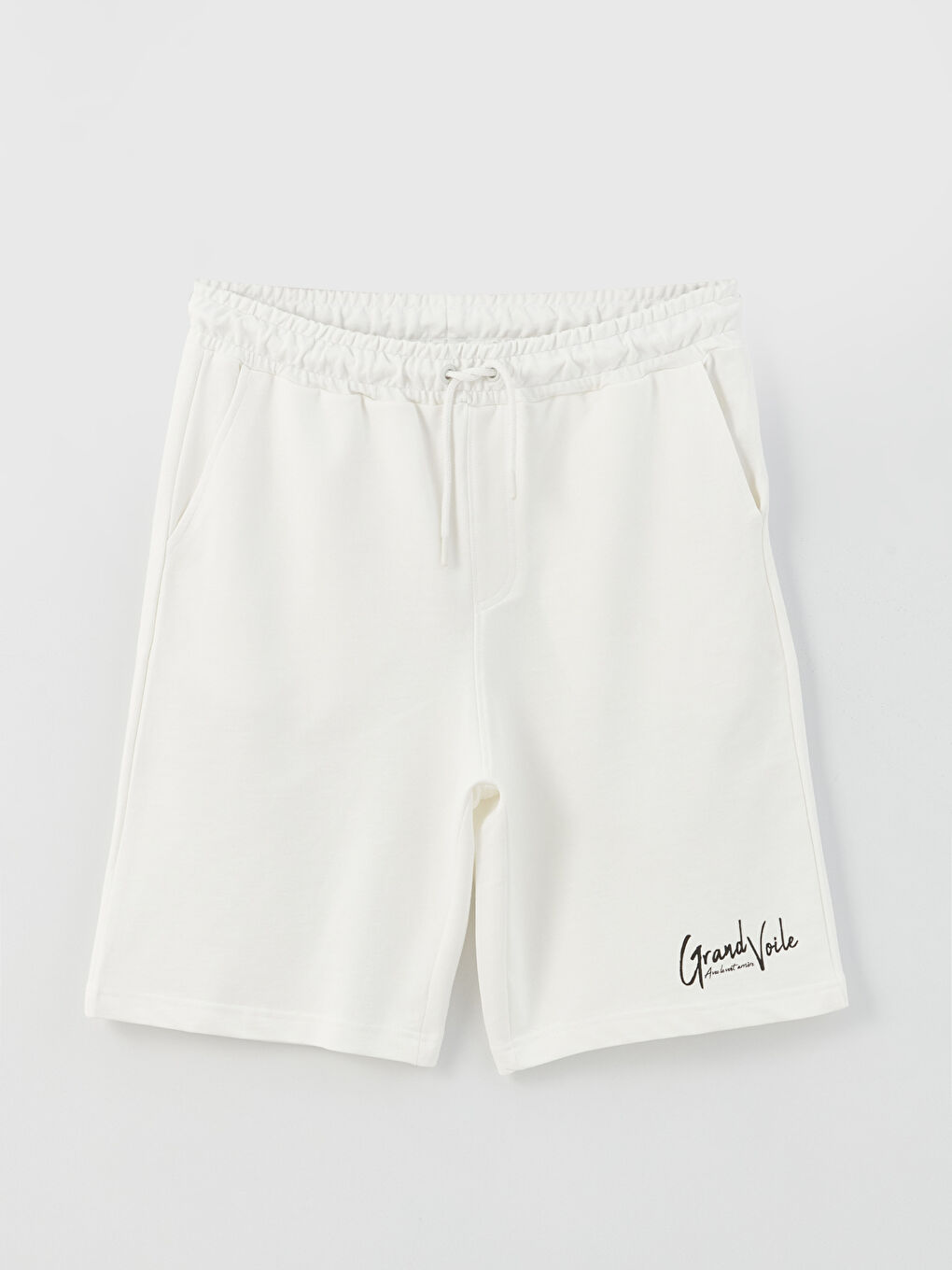 Beyaz Rahat Kalıp Erkek Bermuda Şort-5