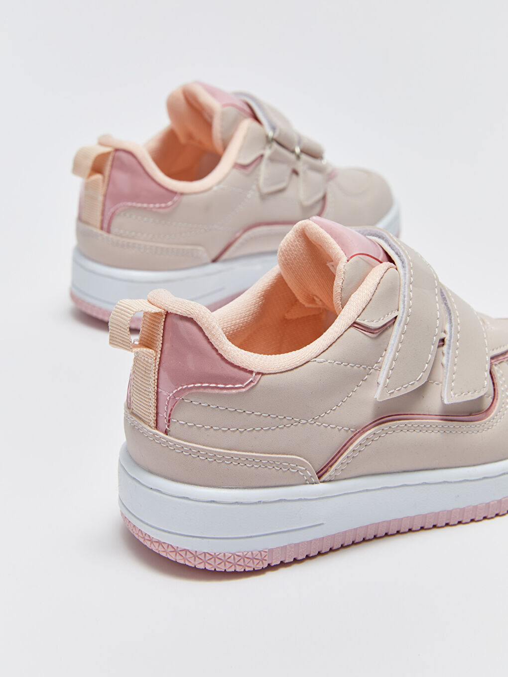 LCW STEPS Klettverschluss-Sneaker für Mädchen -S3FJ22Z4-E6T