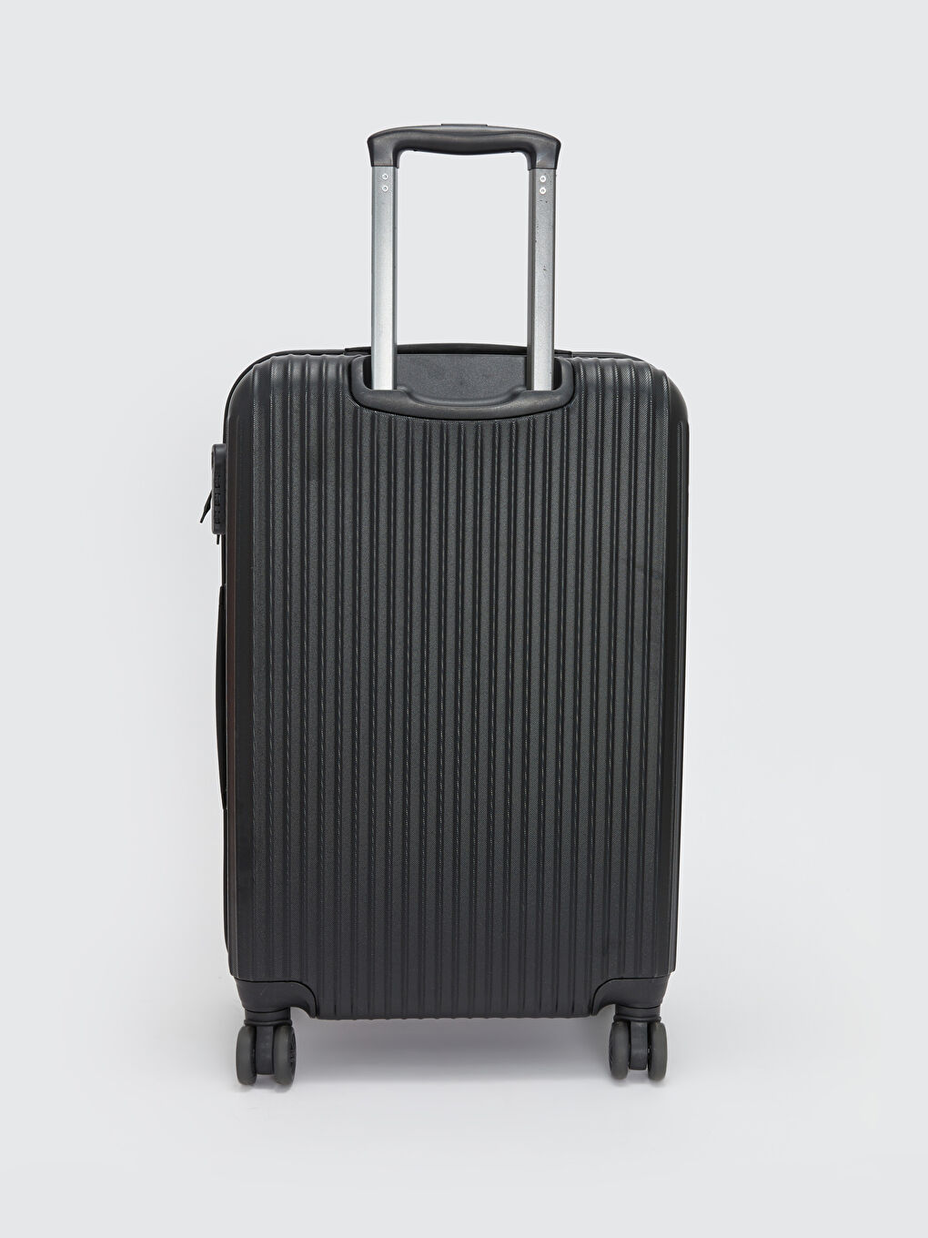 Siyah Kilit Detaylı Büyük Boy Valiz-2