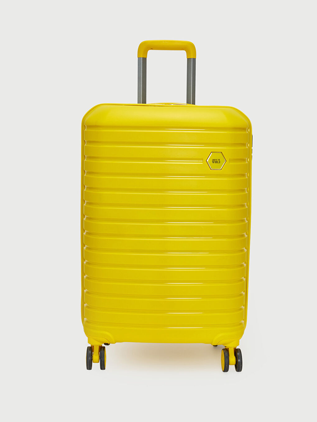 Большой Чемодан с Деталью в Виде Замка