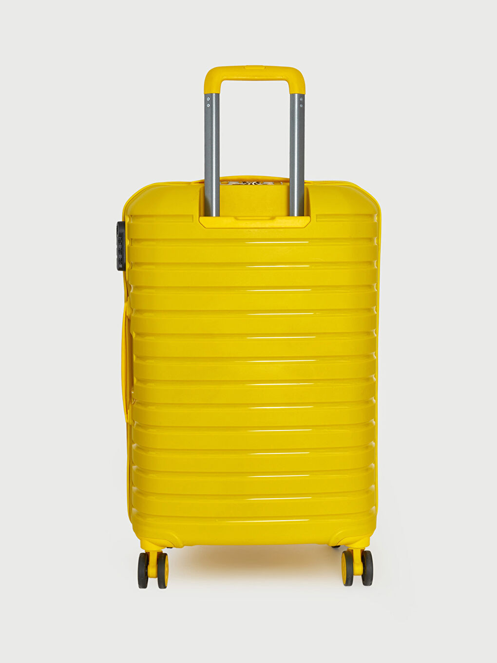 Большой Чемодан с Деталью в Виде Замка-2