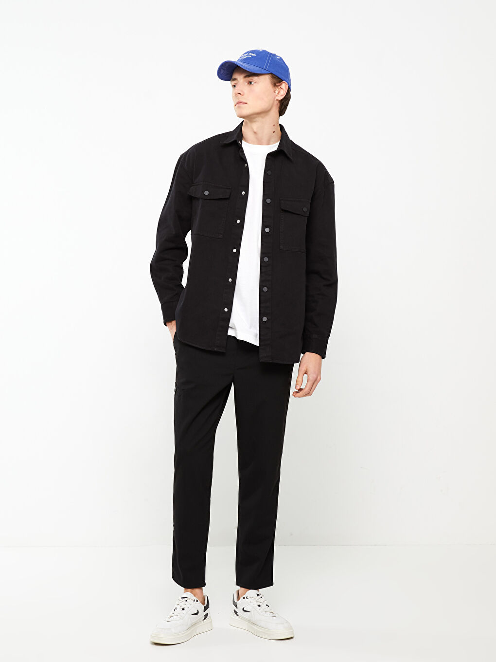 بنطلون رجالي بقصة عادية