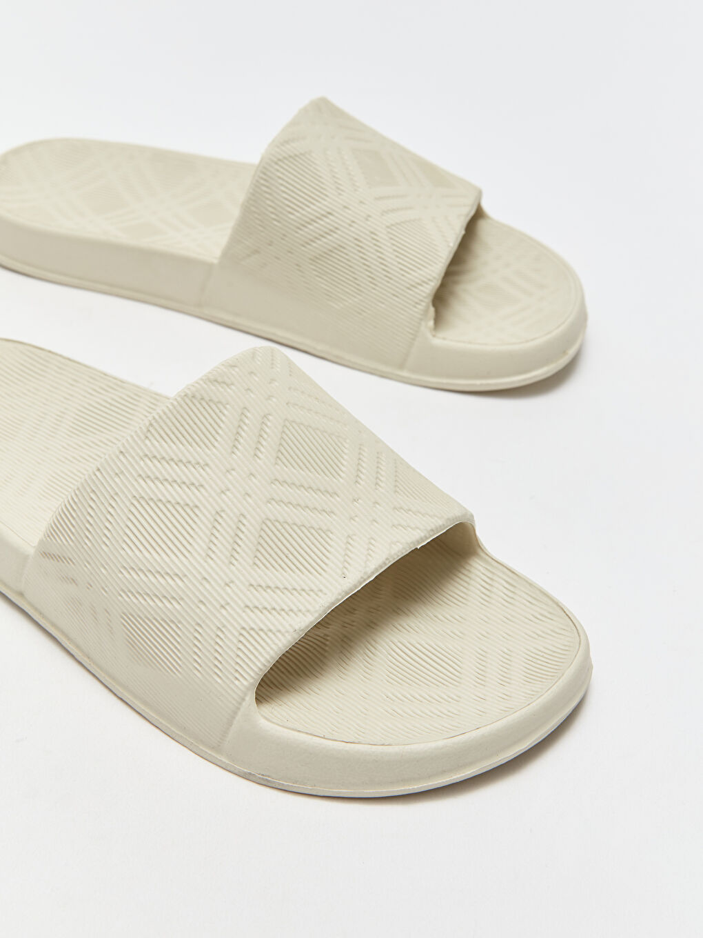 Bej Desenli Tek Bantlı Kadın Terlik-2