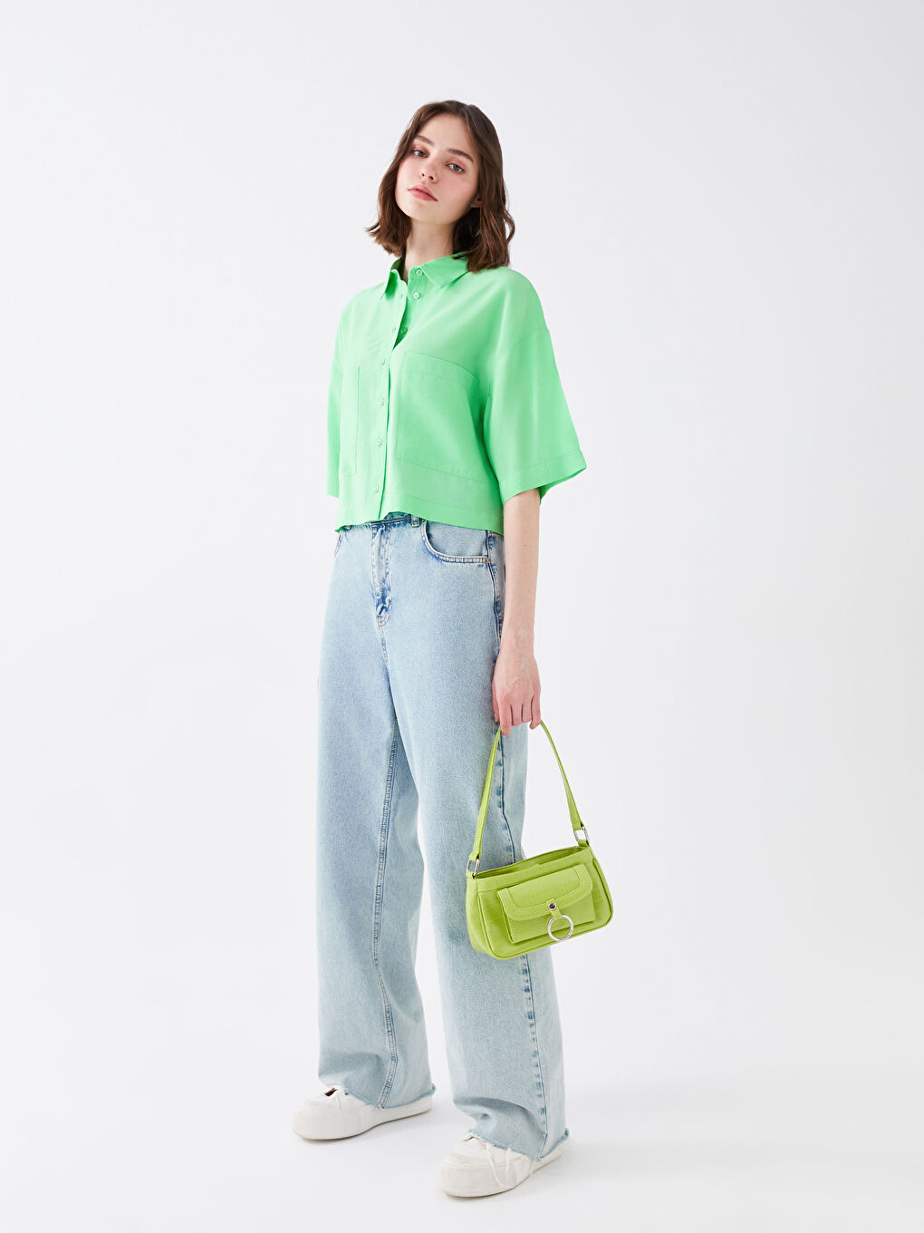 Yeşil Cep Detaylı Kısa Kollu Kadın Crop Gömlek-2