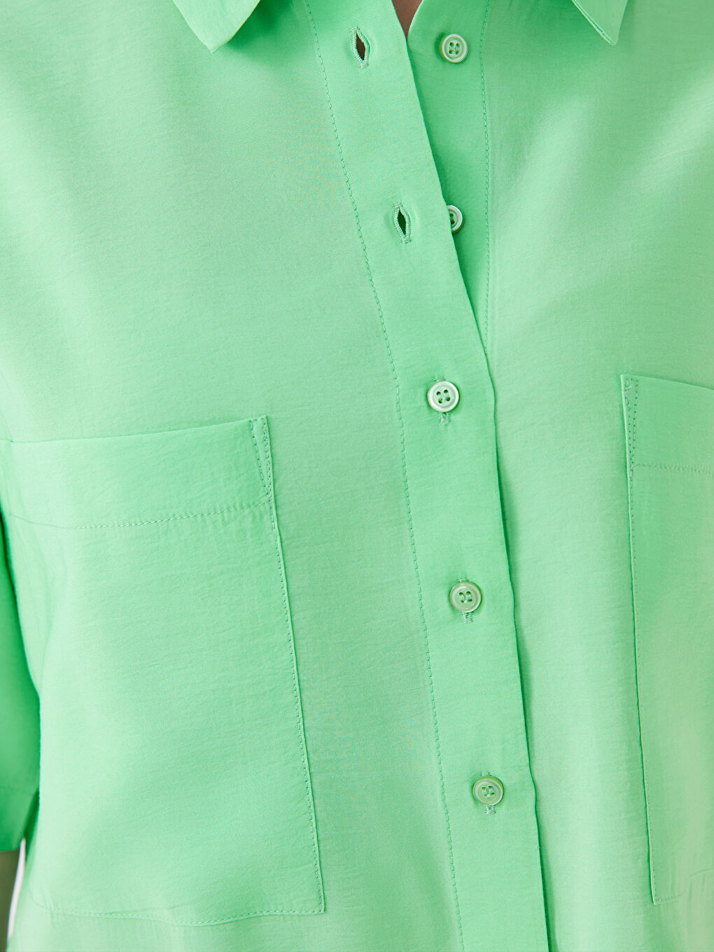 Yeşil Cep Detaylı Kısa Kollu Kadın Crop Gömlek-3