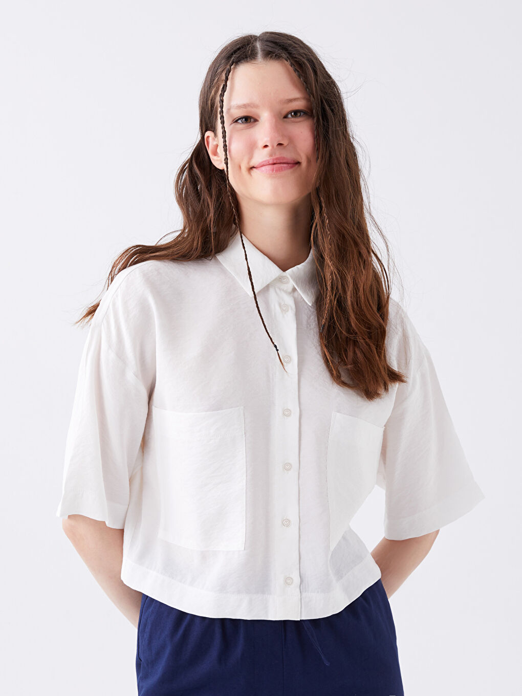 Beyaz Cep Detaylı Kısa Kollu Kadın Crop Gömlek-1