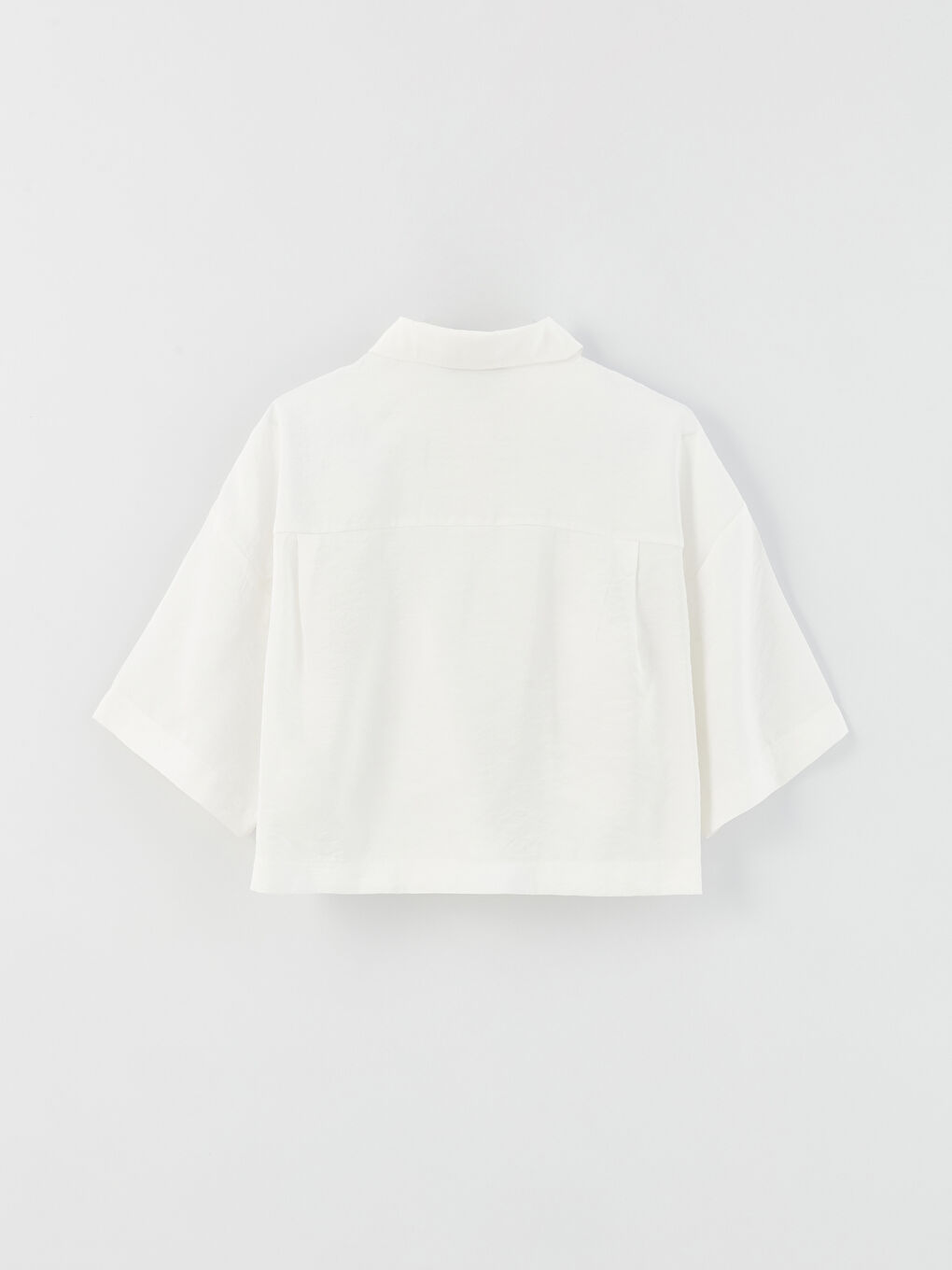 Beyaz Cep Detaylı Kısa Kollu Kadın Crop Gömlek-6