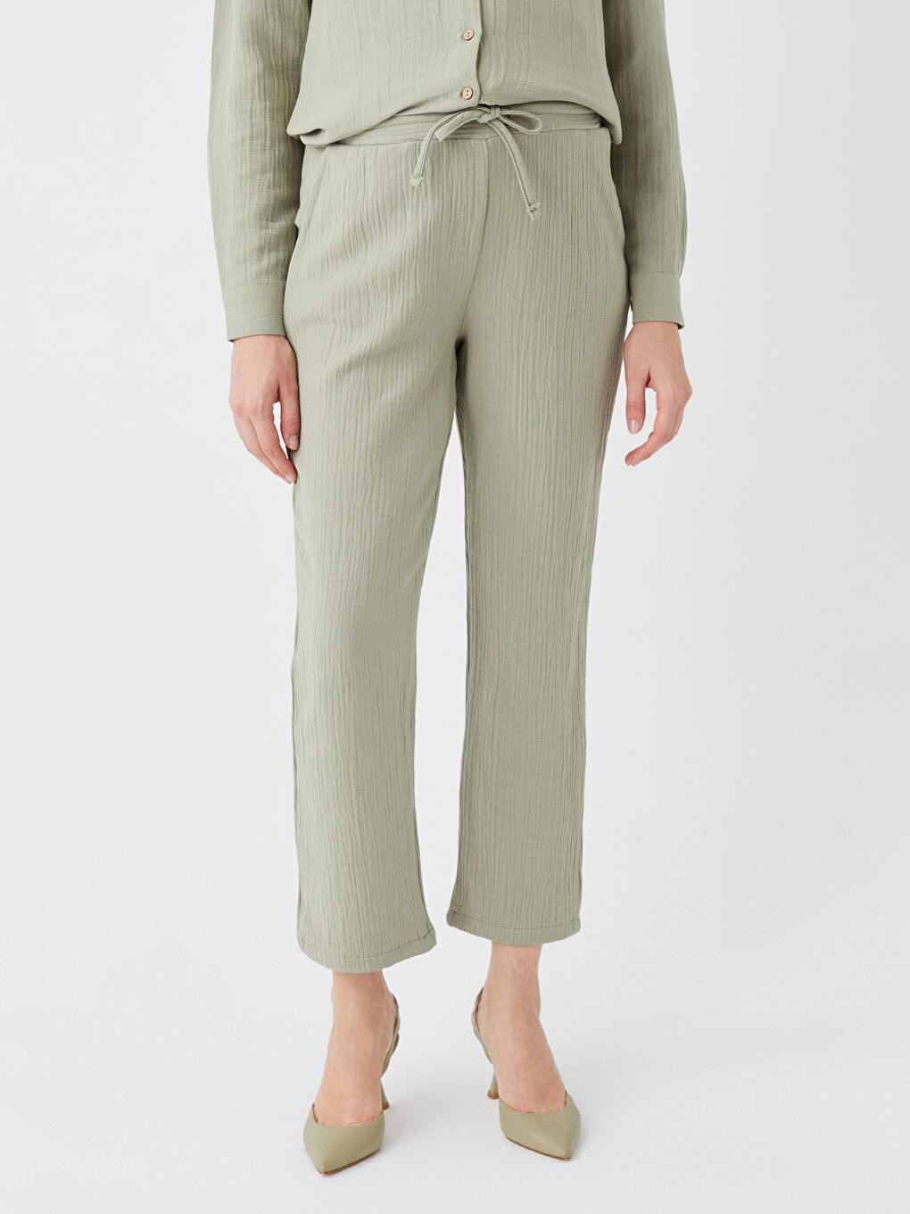 Yeşil Beli Lastikli Düz Müslin Kadın Pantolon-2