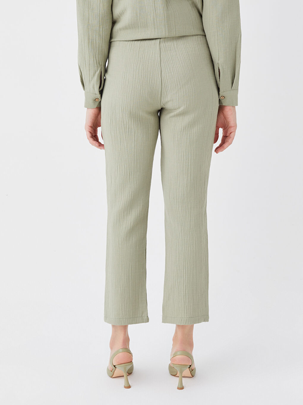 Yeşil Beli Lastikli Düz Müslin Kadın Pantolon-4