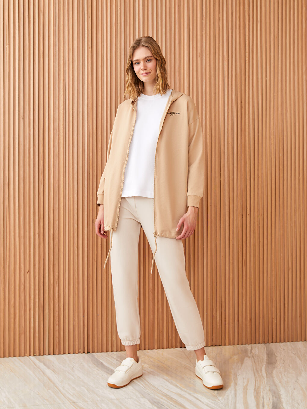 Bej Kapüşonlu Baskılı Uzun Kollu Oversize Kadın Spor Hırka-2