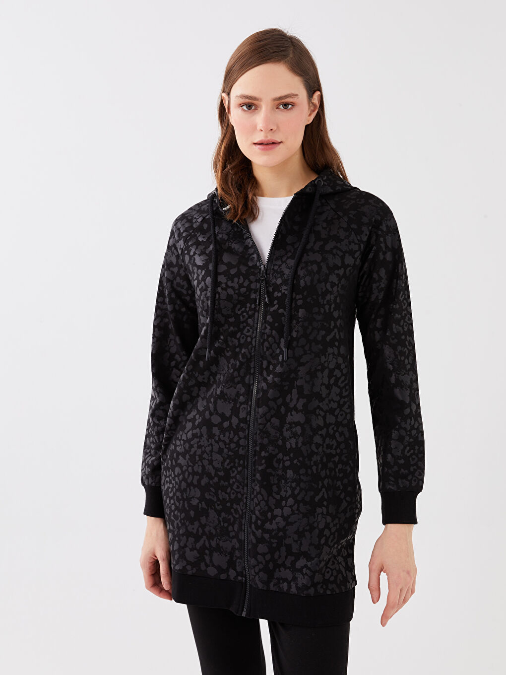 Siyah Kapüşonlu Desenli Uzun Kollu Kadın Hırka-1