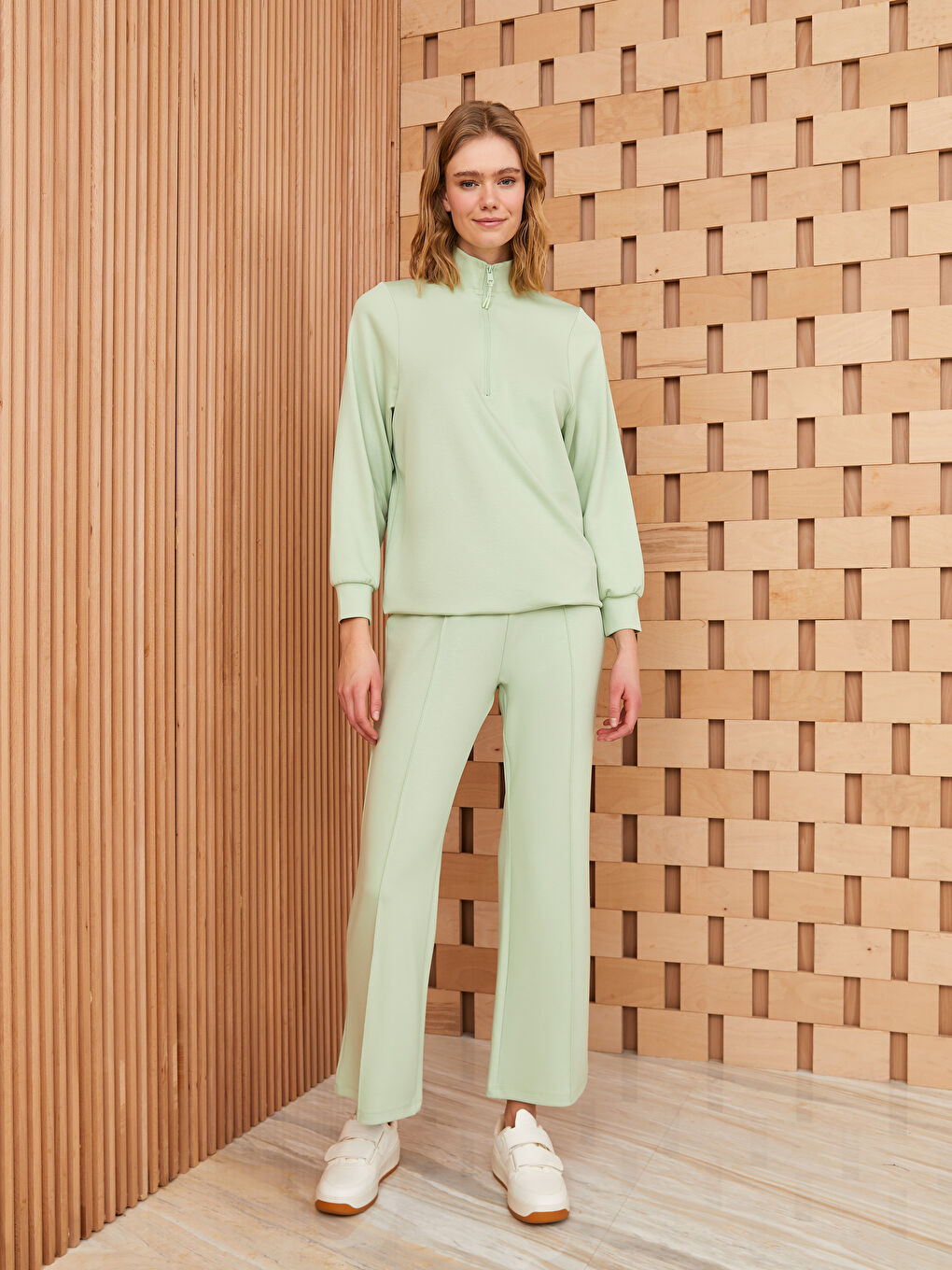 Elastic Waist Straight Stitch Detail Women's Trousers-1