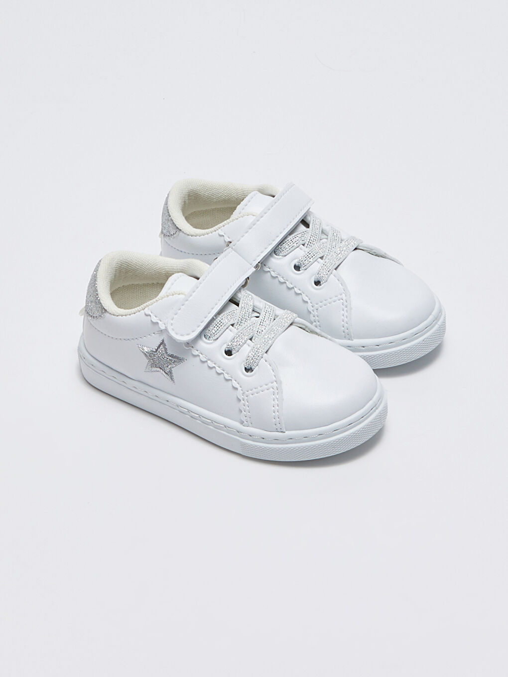 Beyaz Bağcıklı Nakışlı Kız Bebek Spor Ayakkabı