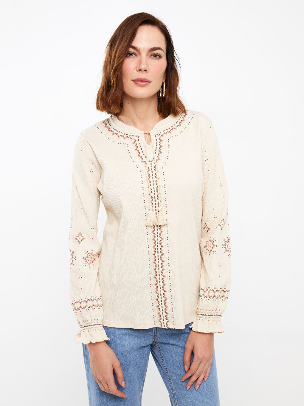 Bej Bağlamalı Yaka Nakışlı Uzun Kollu Kadın Bluz