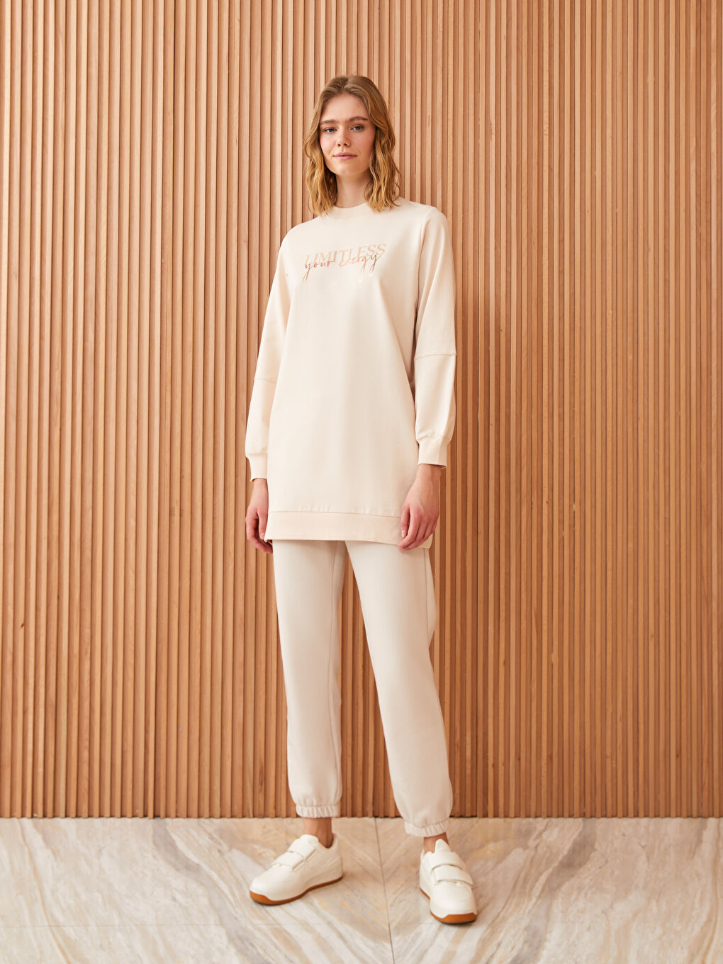 Ekru Bisiklet Yaka Baskılı Uzun Kollu Kadın Sweatshirt Tunik-2