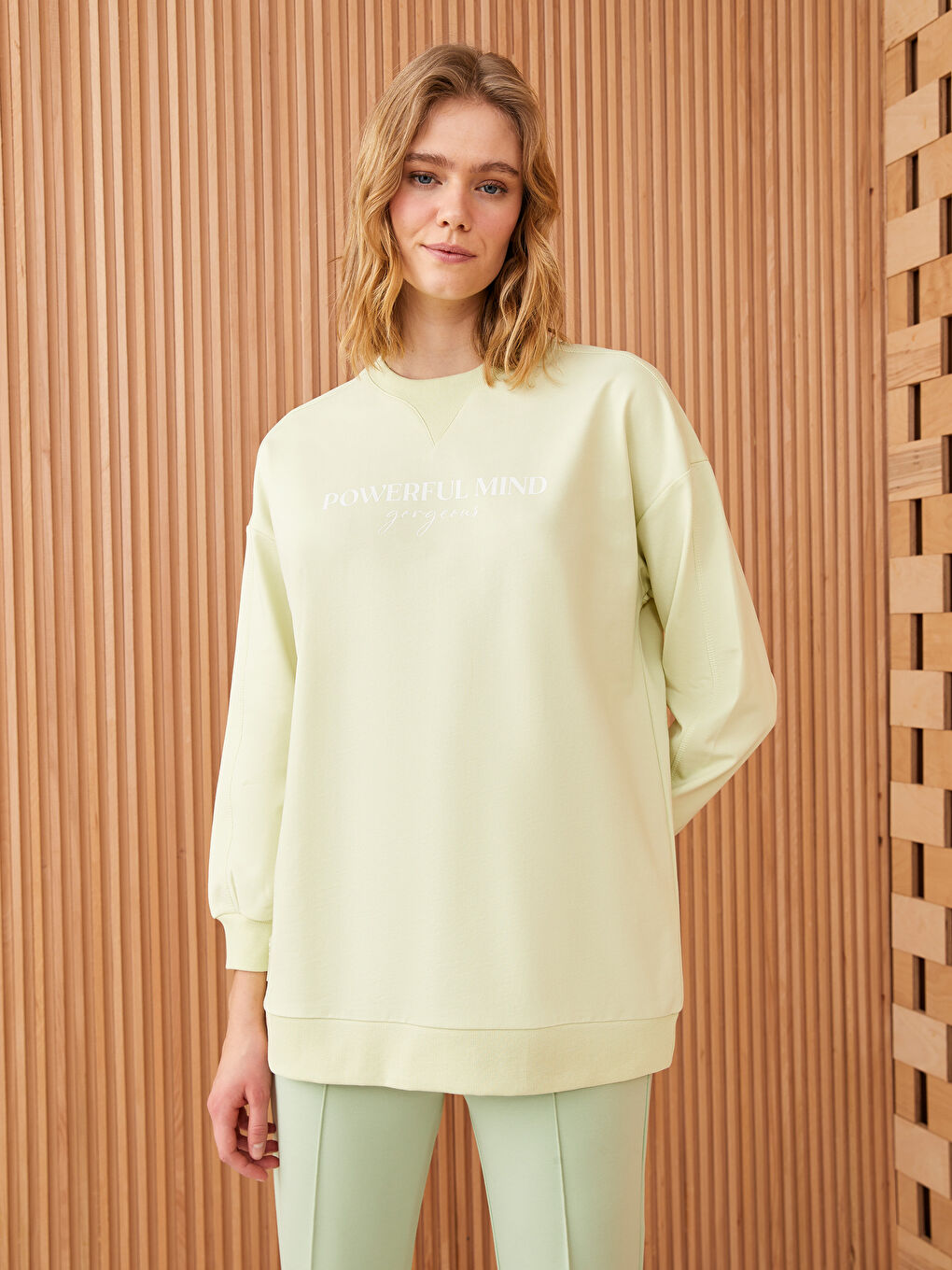 LCW Modest Bisiklet Yaka Baskılı Uzun Kollu Oversize Kadın Sweatshirt Tunik -S3FN56Z8-EW3