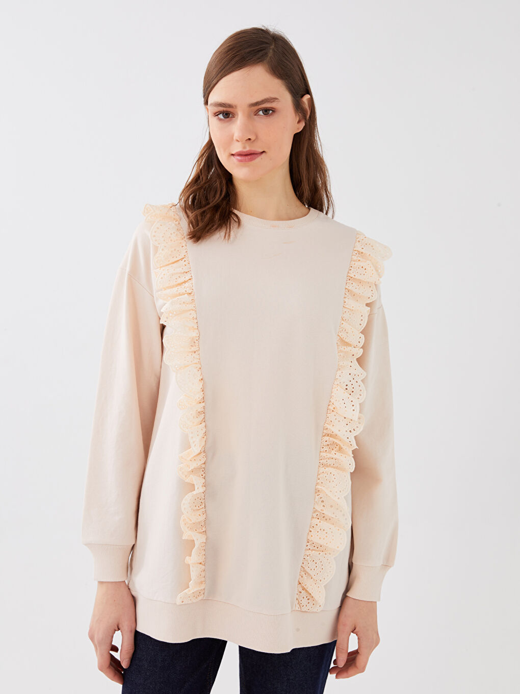 Ekru Bisiklet Yaka Fırfır Detaylı Uzun Kollu Oversize Kadın Sweatshirt Tunik