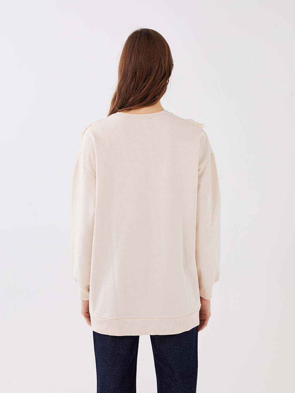 Ekru Bisiklet Yaka Fırfır Detaylı Uzun Kollu Oversize Kadın Sweatshirt Tunik-4