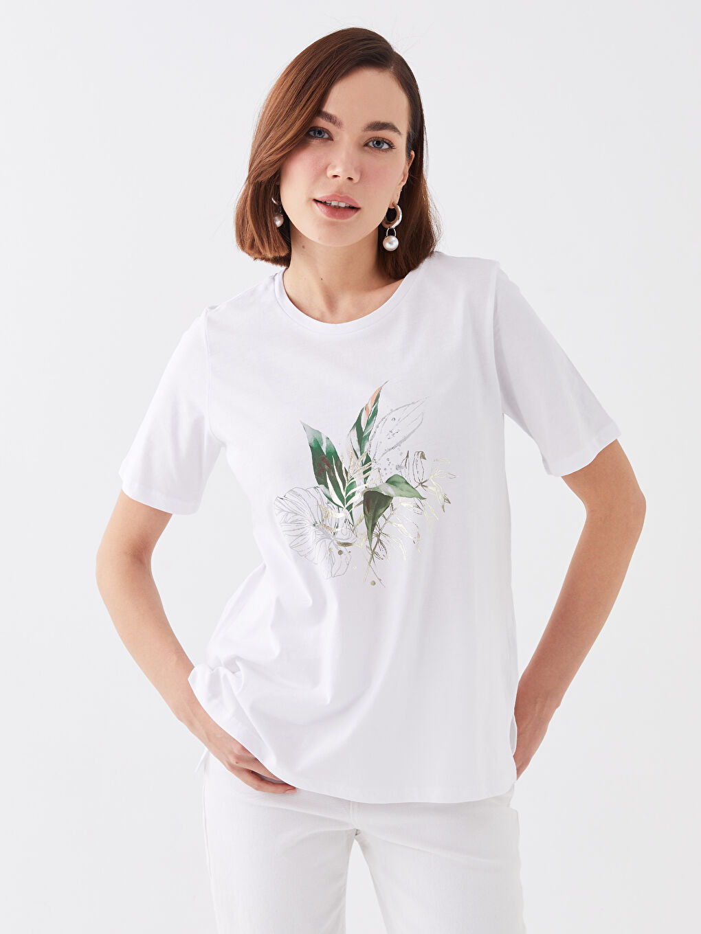 Beyaz Bisiklet Yaka Baskılı Kısa Kollu Kadın Tişört