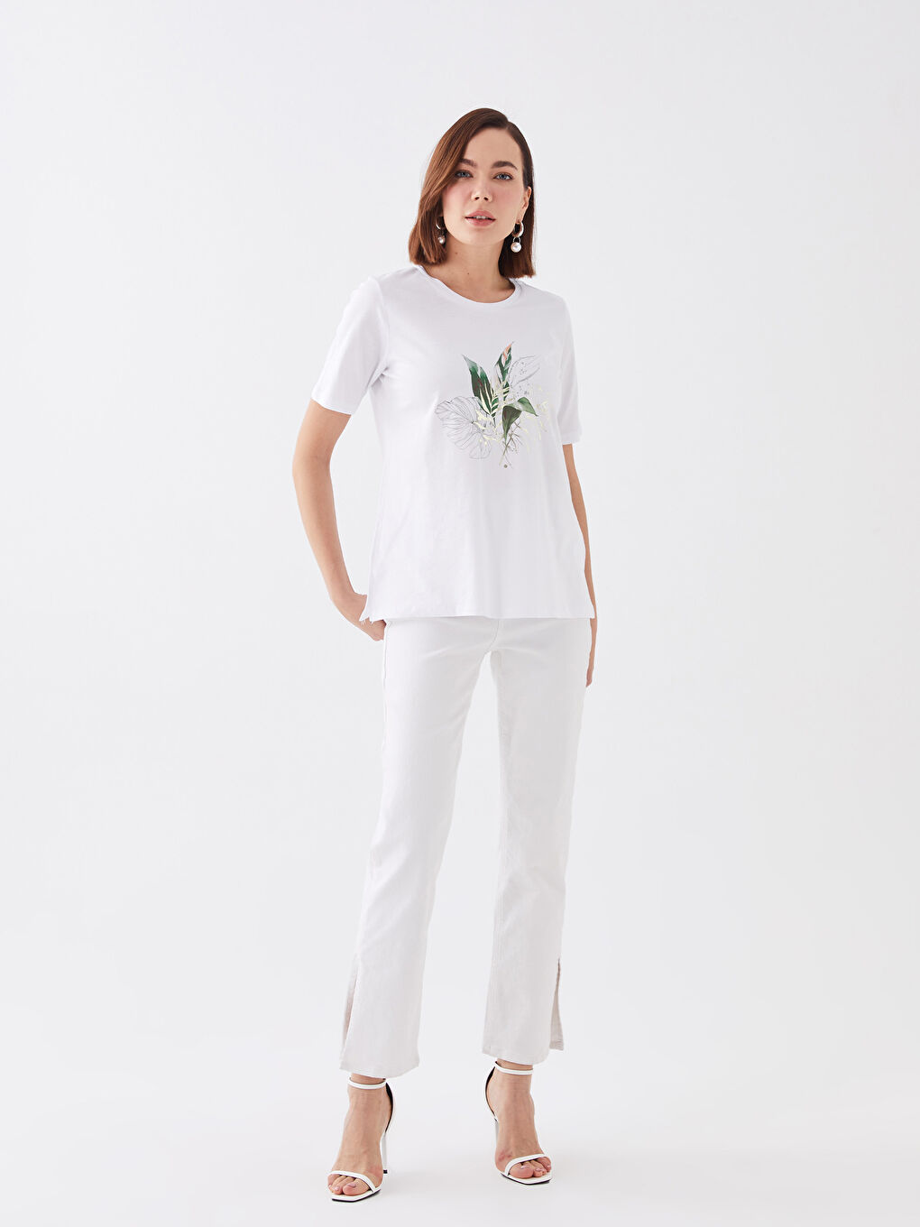 Beyaz Bisiklet Yaka Baskılı Kısa Kollu Kadın Tişört-2