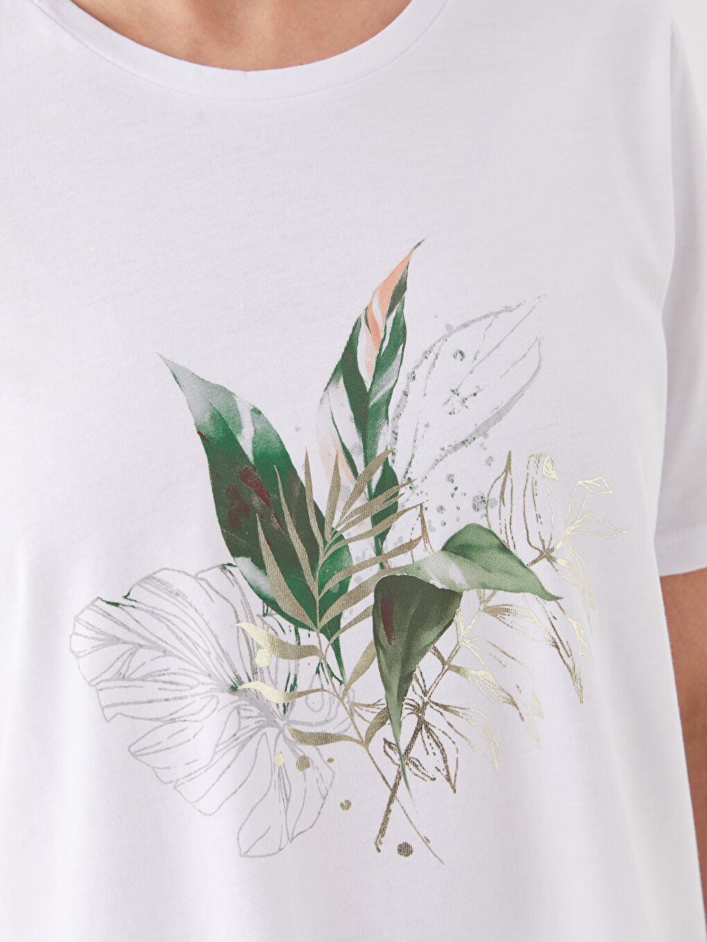 Beyaz Bisiklet Yaka Baskılı Kısa Kollu Kadın Tişört-3