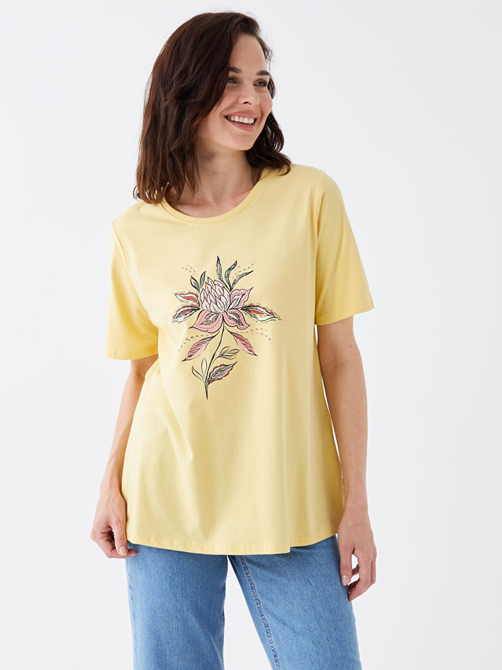 Sarı Bisiklet Yaka Baskılı Kısa Kollu Kadın Tişört-2