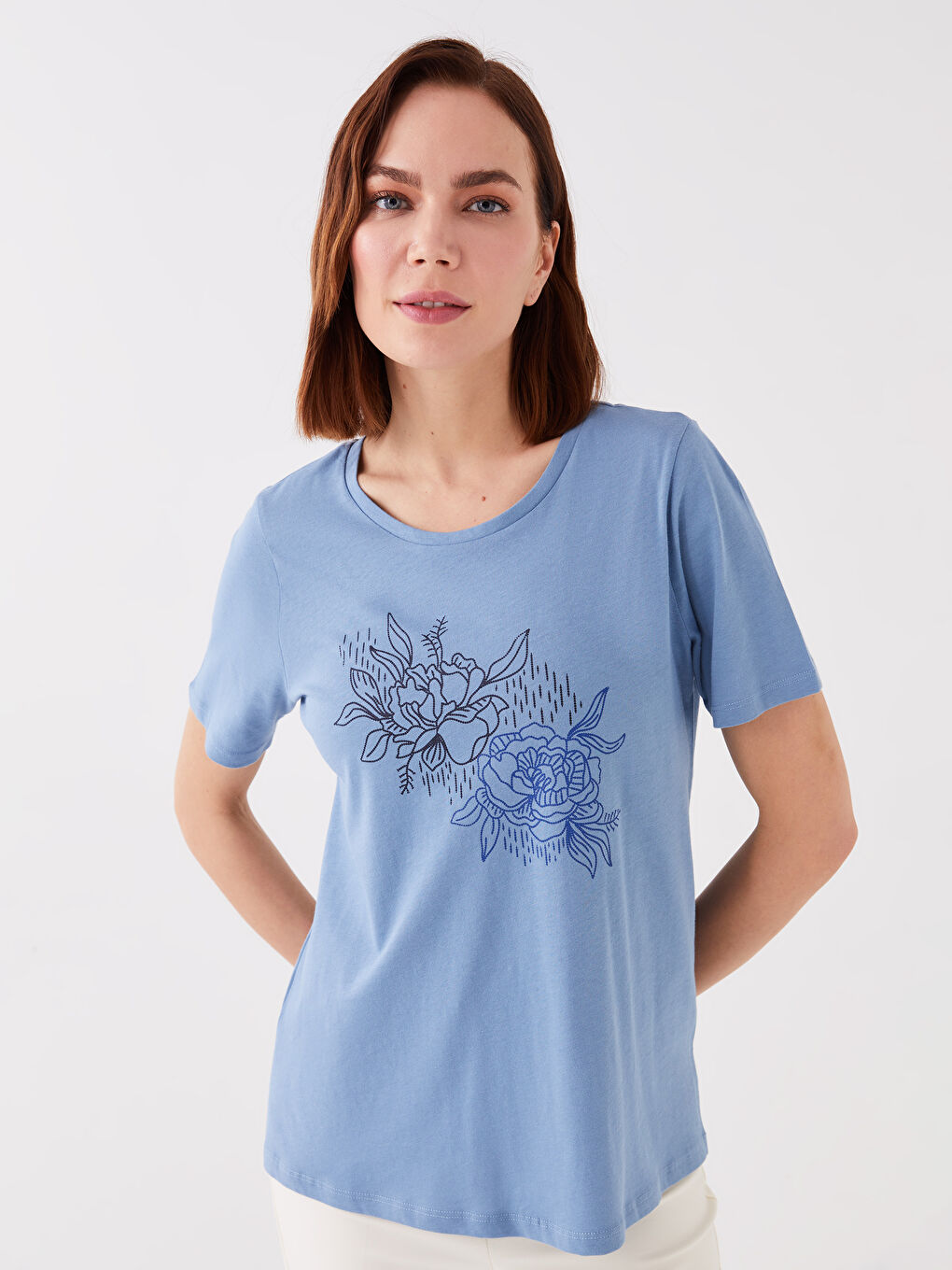 تيشيرت نسائي بأكمام قصيرة وياقة دائرية مطبوع