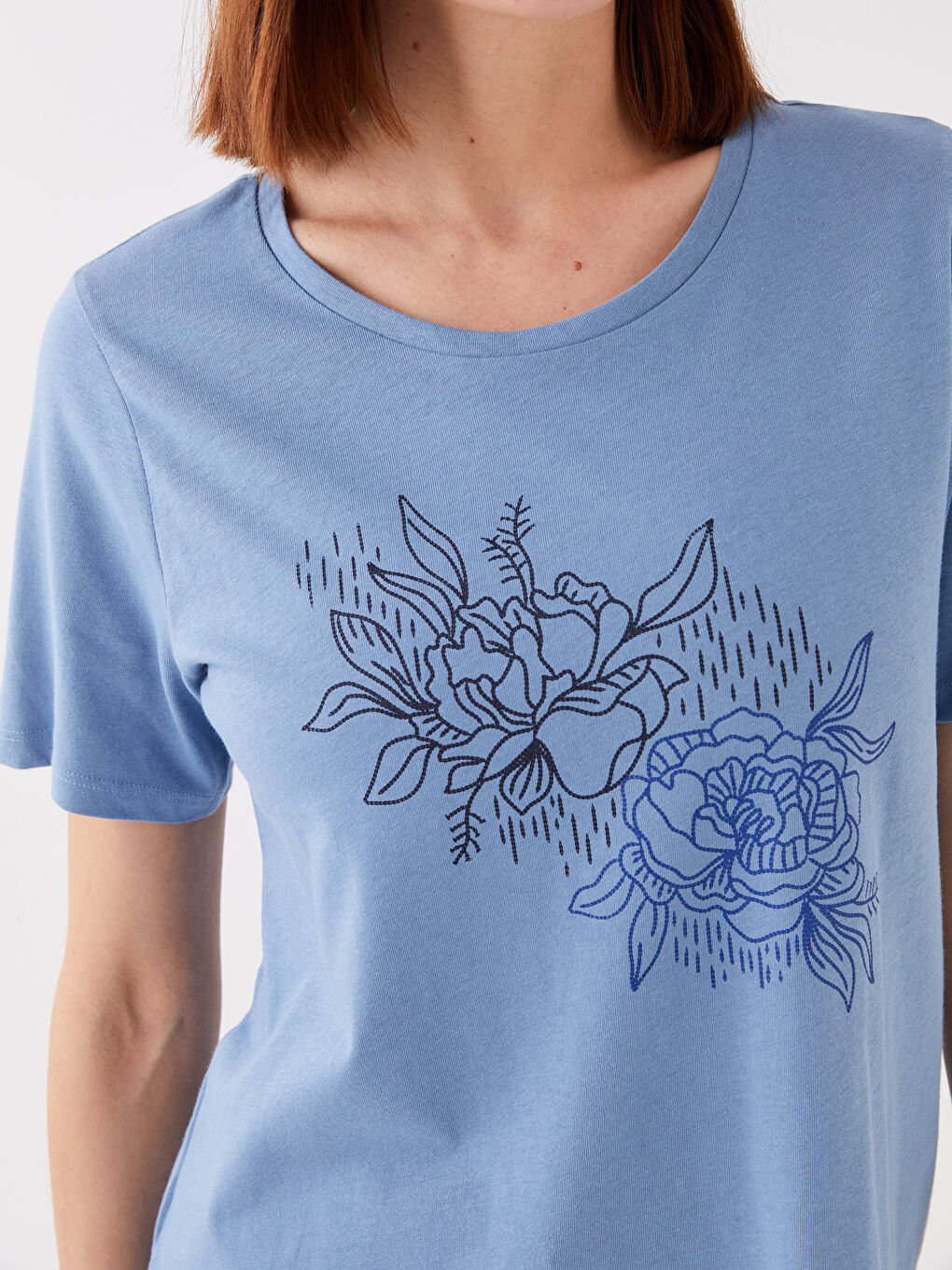 تيشيرت نسائي بأكمام قصيرة وياقة دائرية مطبوع-3