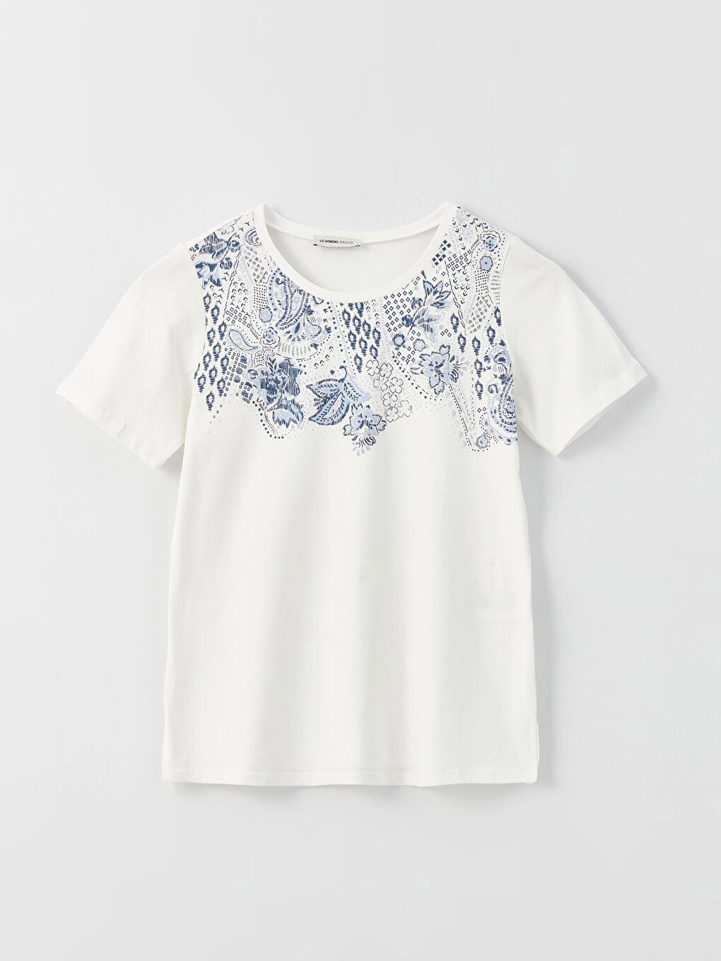 Beyaz Bisiklet Yaka Nakışlı Kısa Kollu Kadın Tişört-5