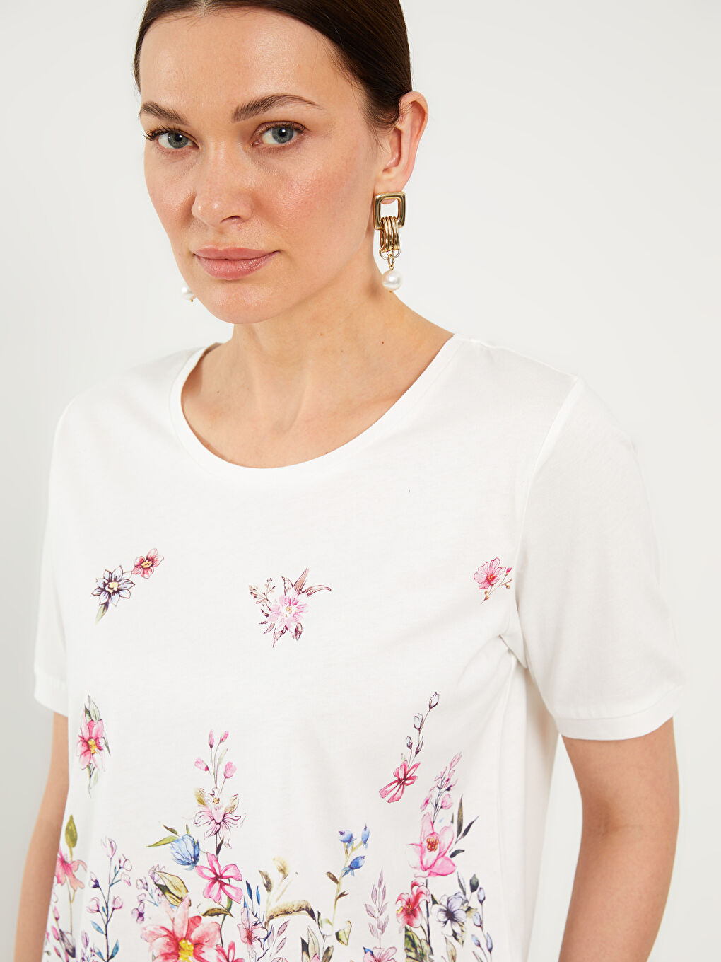 Crew Neck Floral Short Sleeve Women's T-Shirt-2