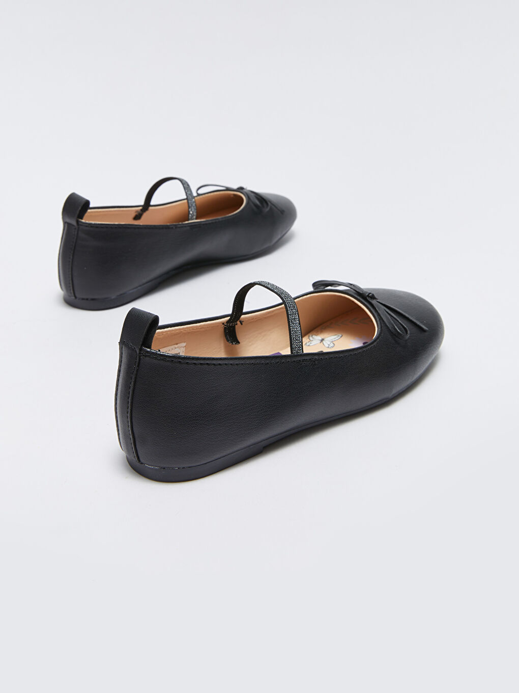 Siyah Deri Görünümlü Kız Çocuk Babet-4